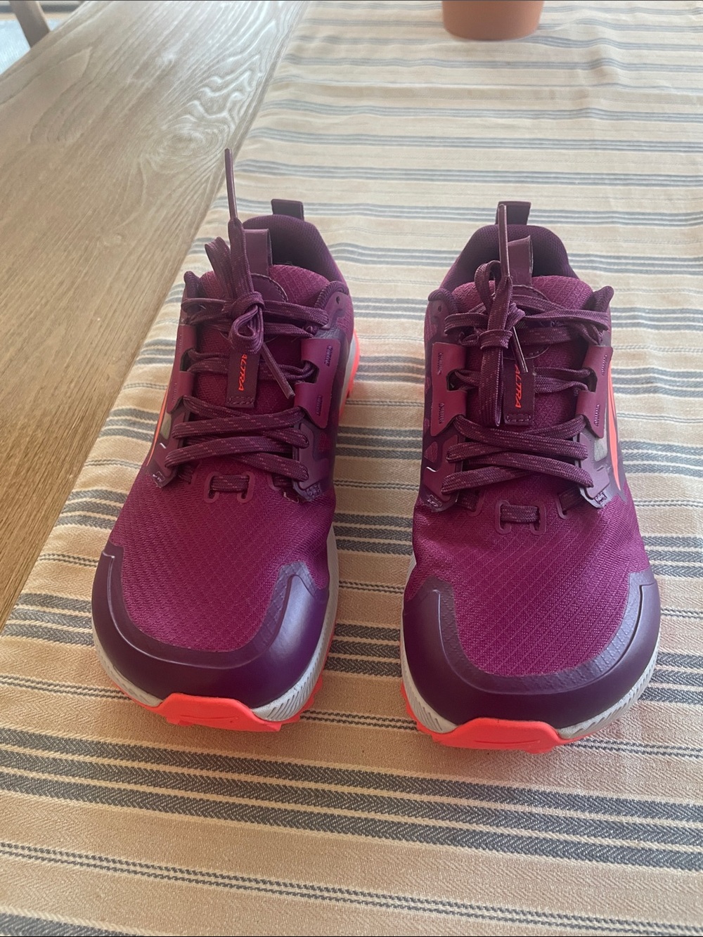 Women’s Athletic Running Shoes in Plum Pink